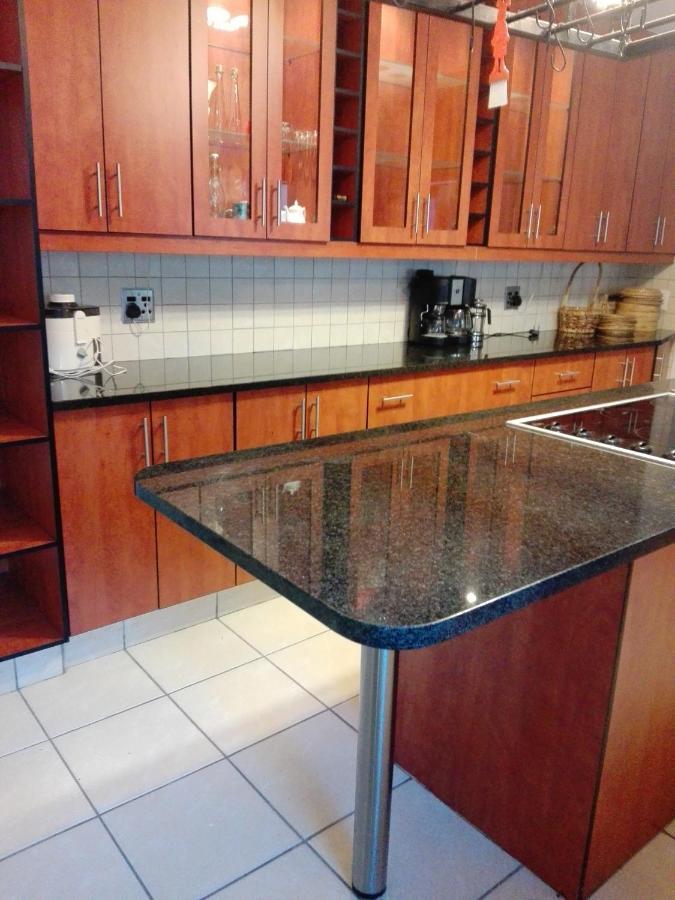 יוהנסבורג Fourways Guest Lodge מראה חיצוני תמונה