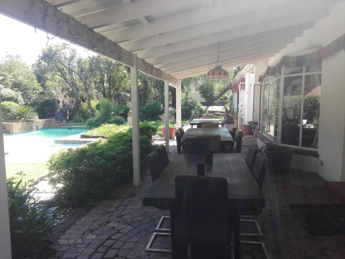 יוהנסבורג Fourways Guest Lodge מראה חיצוני תמונה